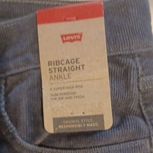 *NWT* Levi's Women's Ribcage Straight Ankle Charcoal Corduroy Jeans Sz 29x27